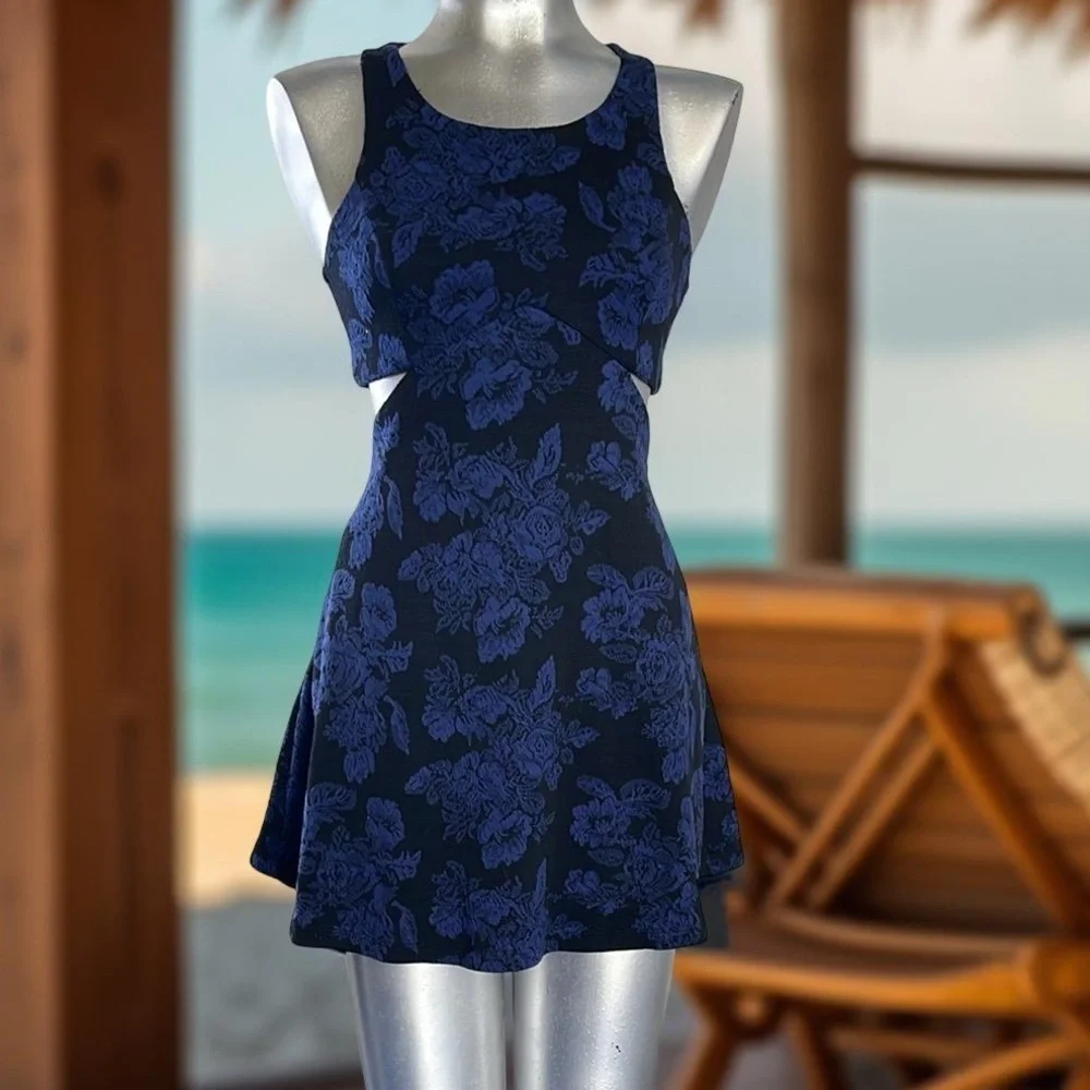 Mimi Chica Elegant Blue Floral Dress size XS - Picture 5 of 5